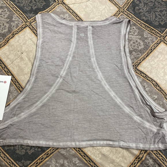 Lululemon NWT Muscle Love Crop Tank *Fade - Picture 13 of 16